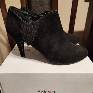 Style & Co Womens Arianah Closed Toe Ankle Fashion Boots Blk Suede Sz 9. 5 NWOB